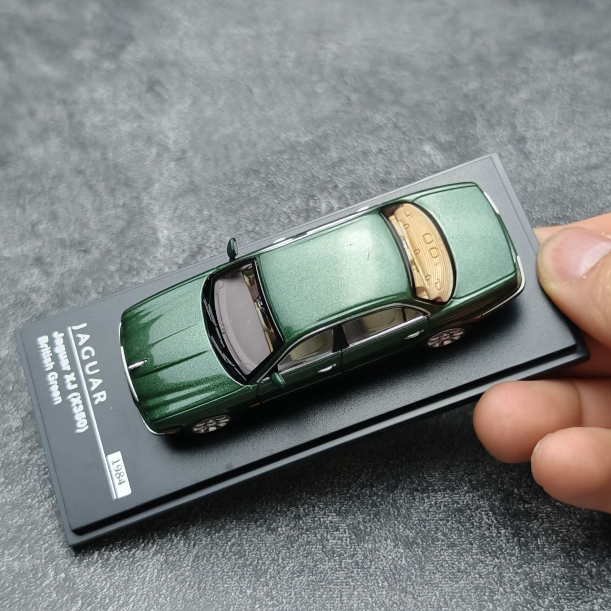 AR BOX Diecast 1:64 Scale XJ6  - Kids Toys Boys recension och pris