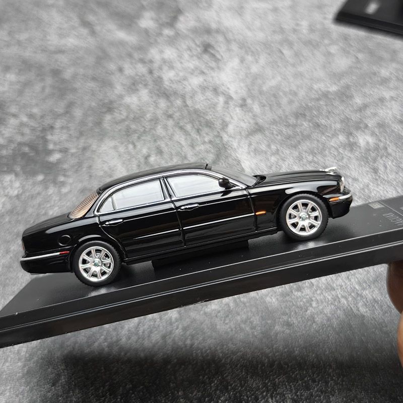AR BOX Diecast 1:64 Scale XJ6  - Kids Toys Boys recension och pris