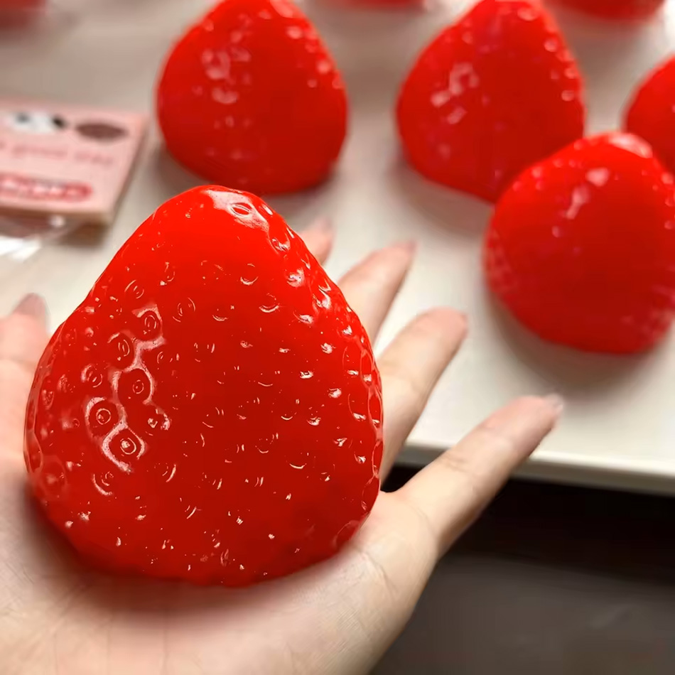 New Squishy Big Strawberry Squ - Kids Toys Entertainer recension och pris